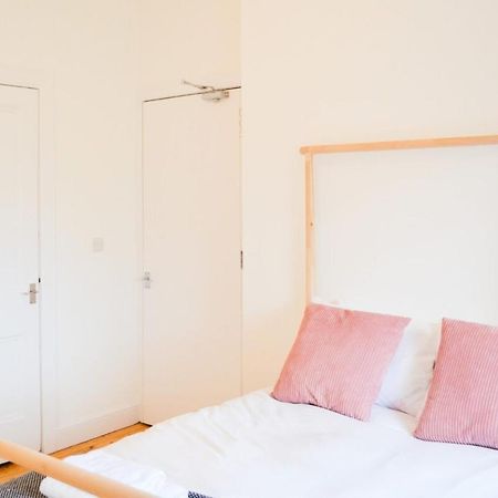 Modern 1 Bedroom Flat In The Heart Of Edimburgo Exterior foto