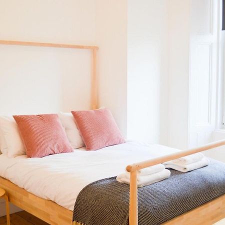 Modern 1 Bedroom Flat In The Heart Of Edimburgo Exterior foto