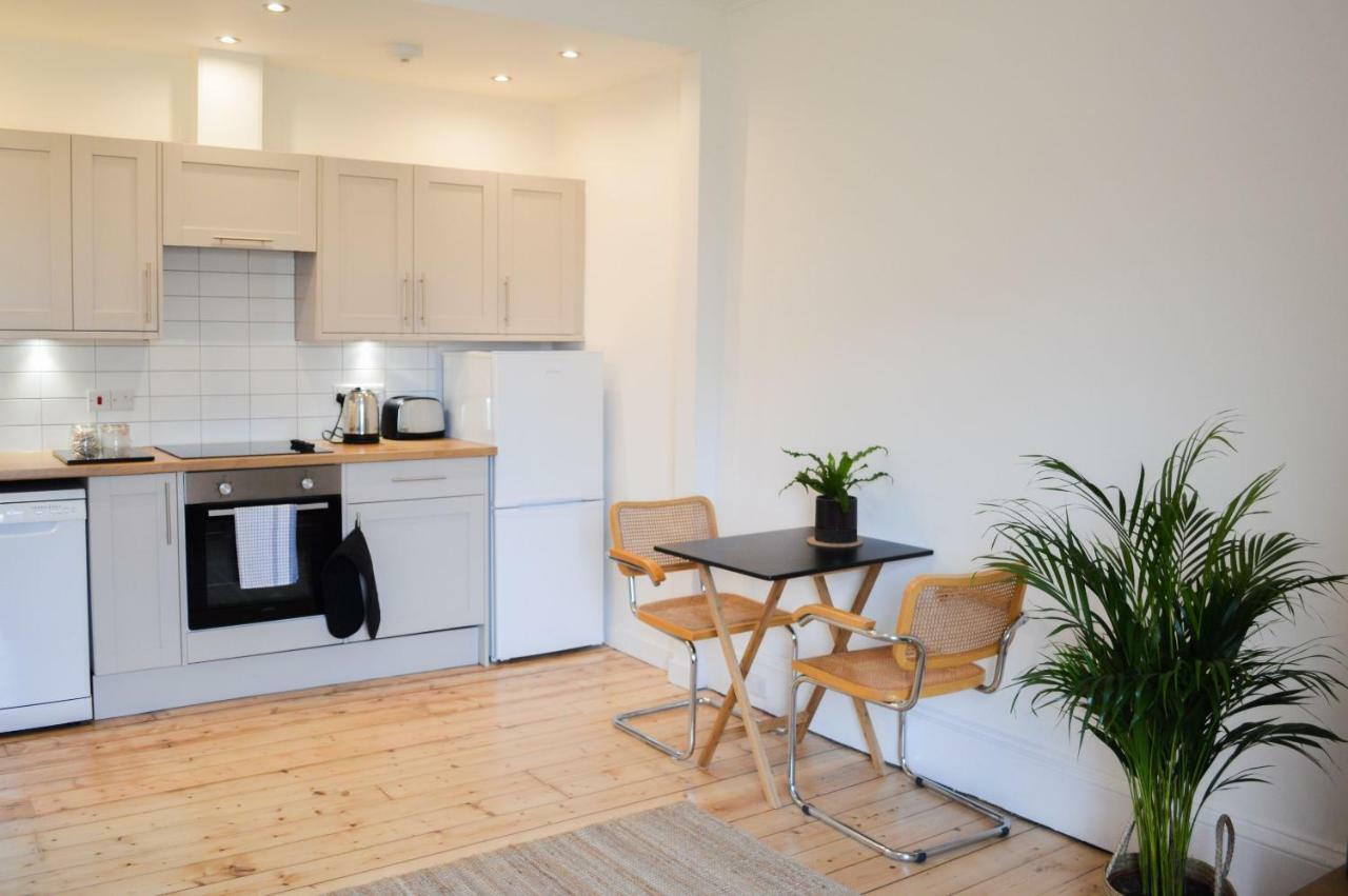Modern 1 Bedroom Flat In The Heart Of Edimburgo Exterior foto